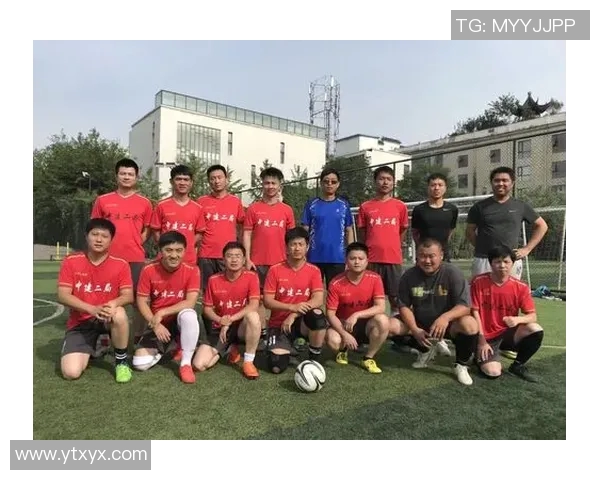 体育老师对足球明星的全面评价与成长历程分析